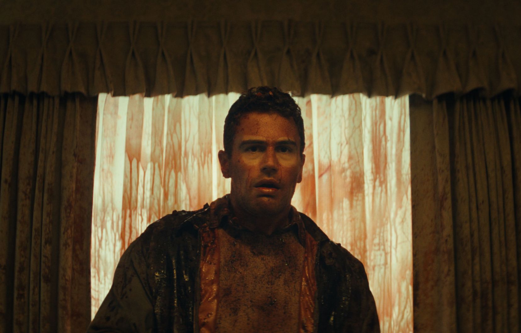 L'acteur Theo James dans le film d'horreur «The Monkey», du réalisateur Oz Perkins.