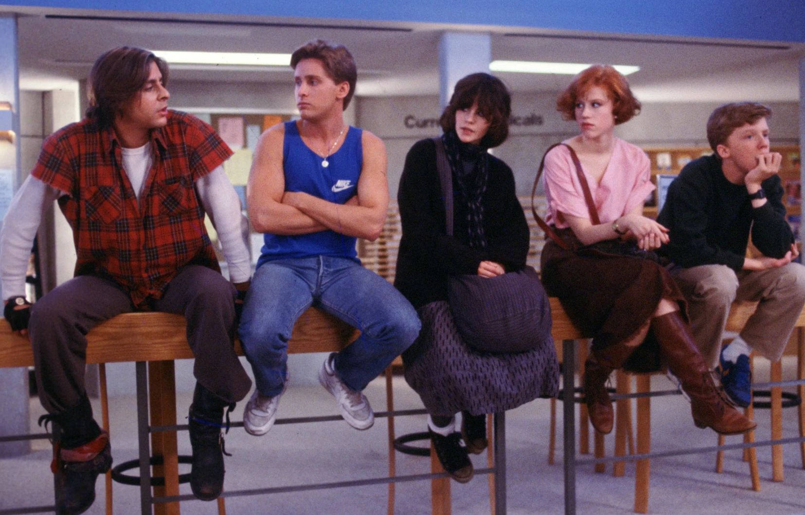 Judd Nelson, Emilio Estevez, Ally Sheedy, Molly Ringwald et Anthony Michael Hall dans le film «The Breakfast Club»