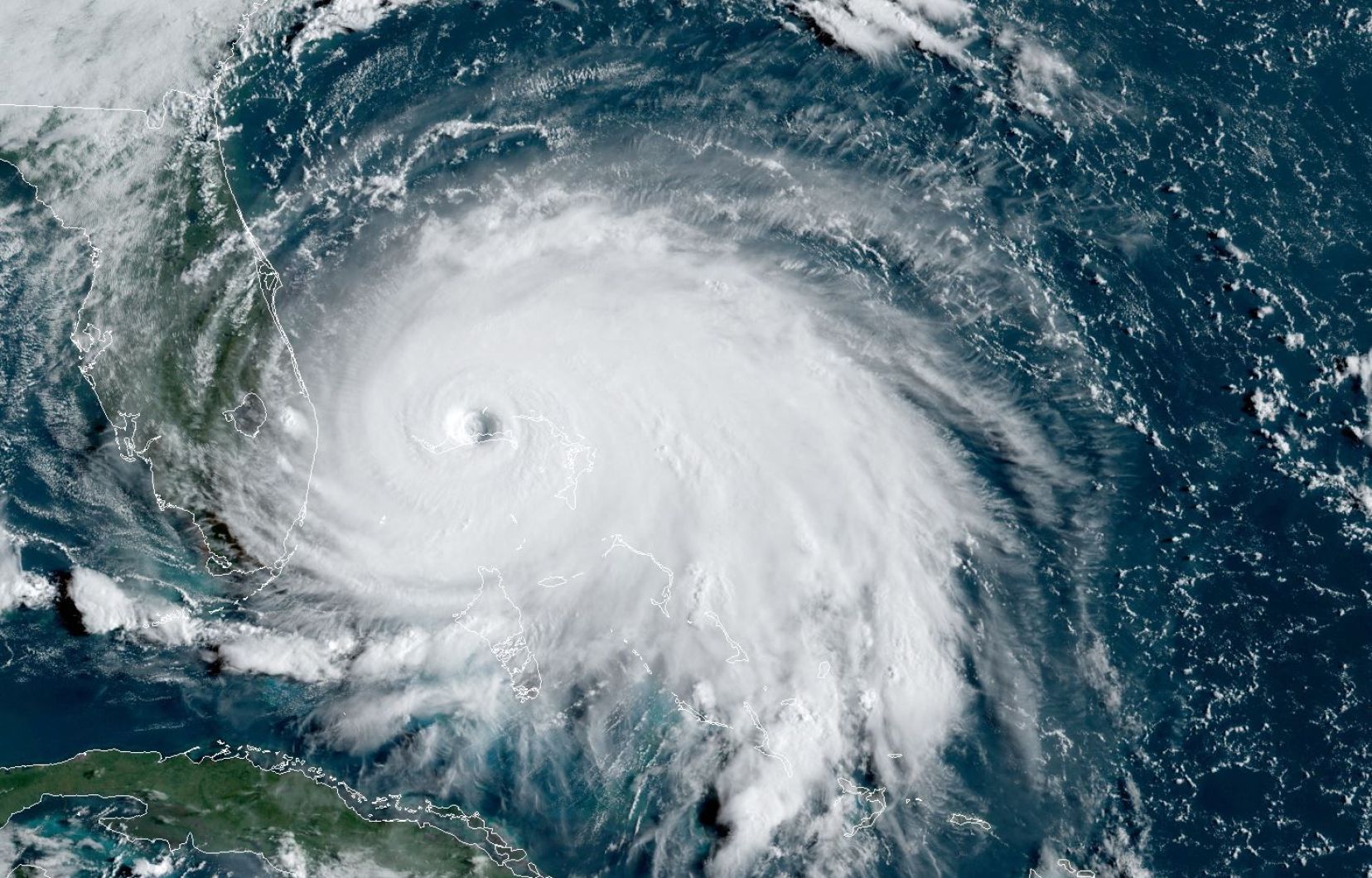 En 2019, Neil Jacobs, qui dirige aujourd’hui la NOAA, avait tenté de faire modifier les prévisions de trajectoire de l’ouragan «Dorian» afin de s’aligner sur les informations mensongères publiées par Trump sur le réseau social Twitter.