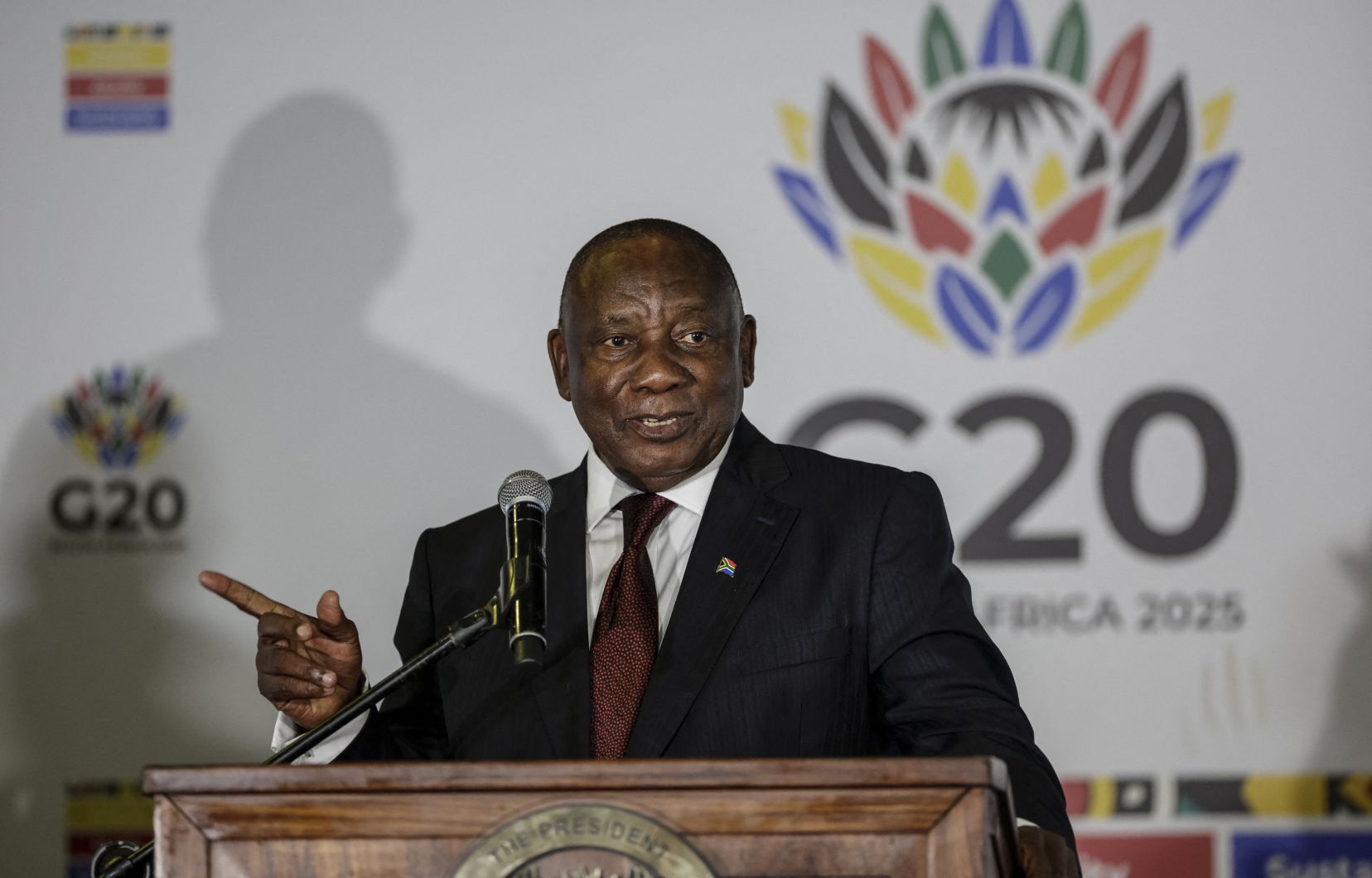 «Il est essentiel que les principes de la charte des Nations unies, le multilatéralisme et le droit international restent au centre de tous nos efforts, ils doivent être le ciment nous unissant», a affirmé le président sud-africain, Cyril Ramaphosa.