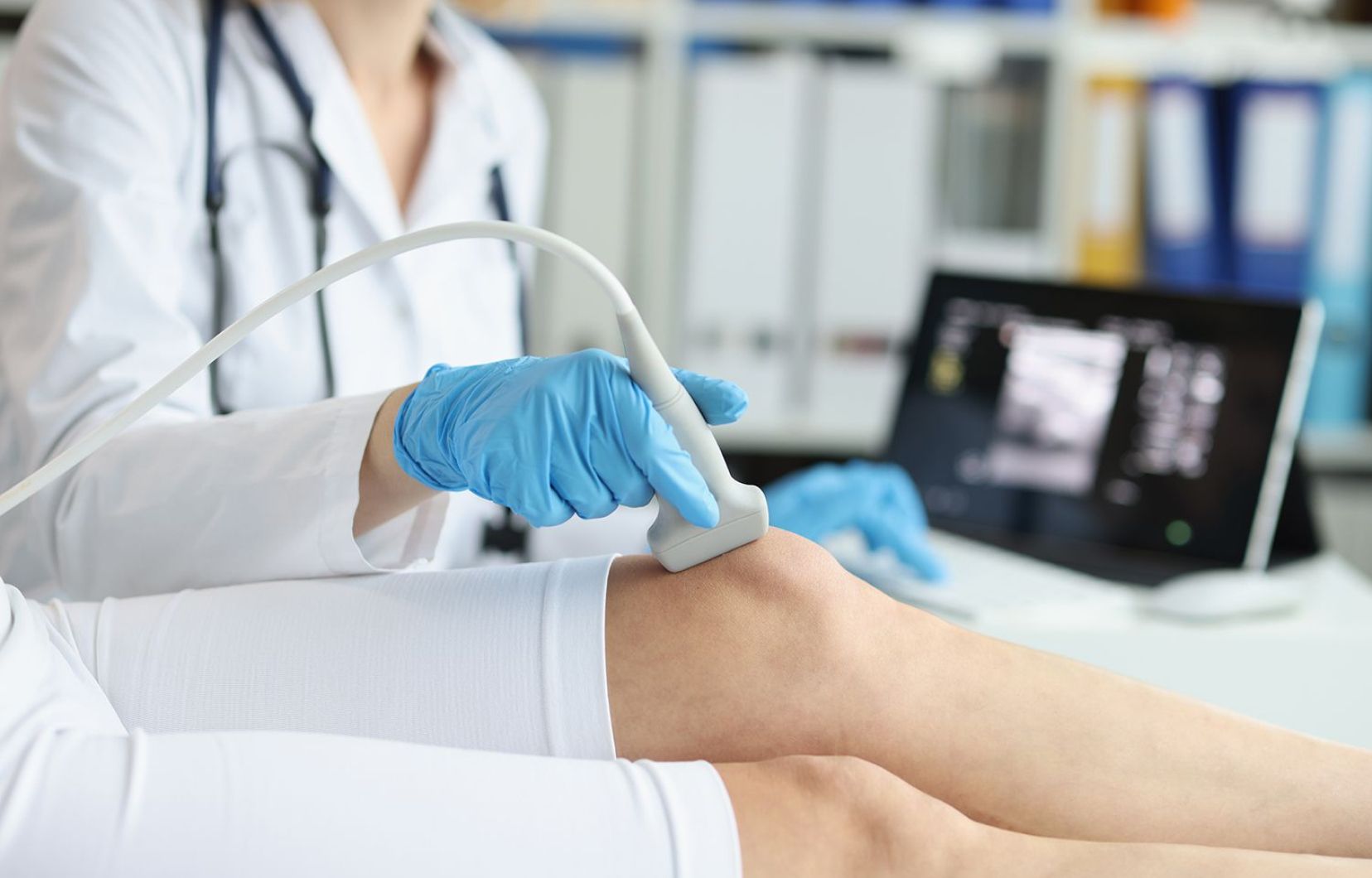 Historiquement, le diagnostic de l’arthrite psoriasique nécessitait parfois l’aide d’un rhumatologue ayant accès à un appareil d’échographie spécialisé.
