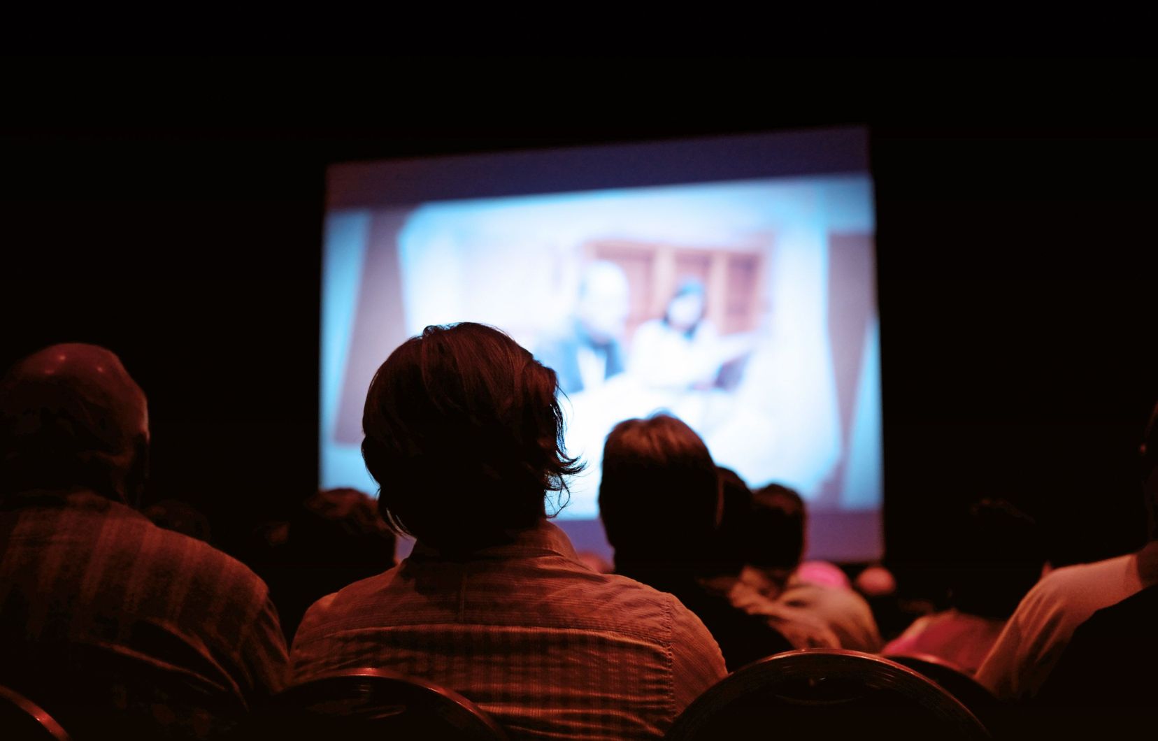 «Imaginez un monde où il en coûterait 5$ pour voir un film local, 10$ pour un film international et 15$ pour un Marvel ou tout autre “blockbuster” hollywoodien», dit l’auteur.