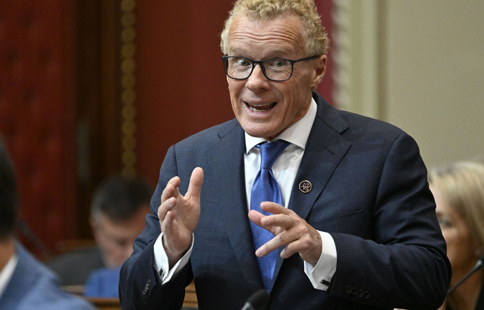 Le ministre québécois du Travail, Jean Boulet, admet avoir été inspiré par de récents conflits de travail, comme ceux qui ont touché les traversiers, la transformation alimentaire et le transport scolaire.