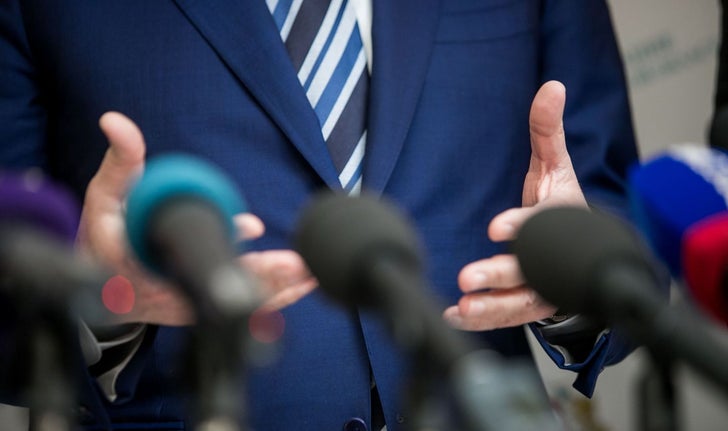 «Lorsqu’on parle en public ou quand on répond à des journalistes, il est fréquent de se laisser entraîner par une rhétorique de l’hyperbole», observe l’auteur.