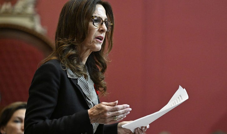 «Clairement, pour la CAQ, l’aide aux femmes victimes de violence conjugale ne représente qu’une simple colonne de chiffres comptables», a dénoncé la députée libérale Brigitte B. Garceau, le jeudi 20 février 2025.