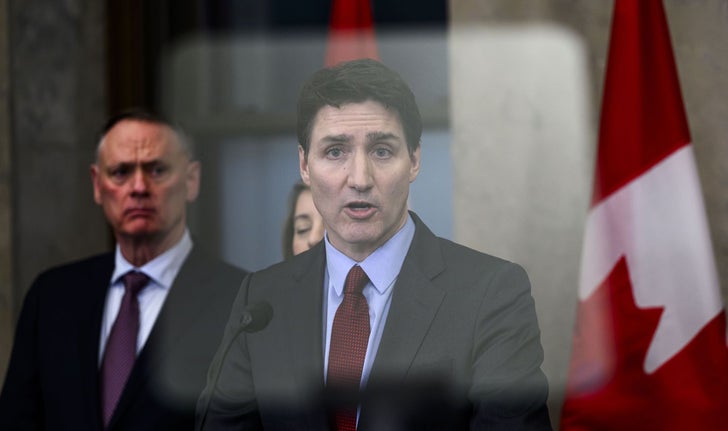 Le premier ministre du Canada, Justin Trudeau, a dévoilé samedi sa stratégie de contre-tarifs en deux phases, ciblant 155 milliards de dollars de marchandises américaines.