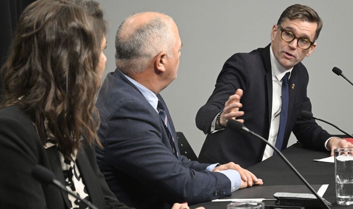 Le maire Bruno Marchand (sur la photo avec les ministres Guilbault et Julien), et son directeur général, Luc Monty, ont présenté mardi un plan de financement jusqu’à 2034.