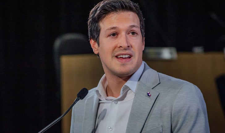 Stéphane Boyer est devenu en 2021 le plus jeune maire élu de Laval. Il avait alors 33 ans.