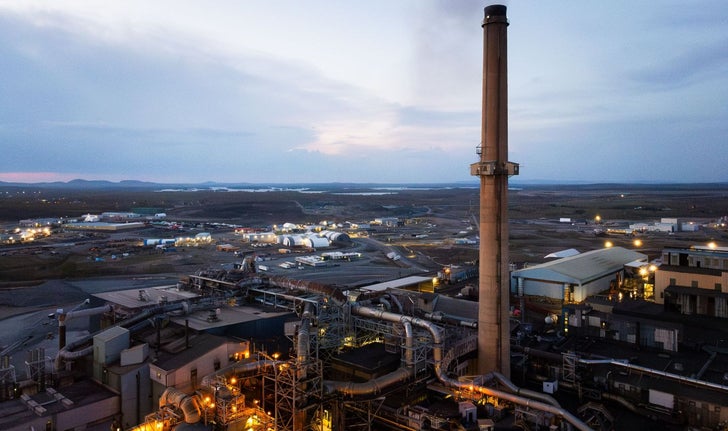 En mars 2023, Québec a exigé que la fonderie Horne mette en place un plan qui lui permette de respecter le seuil de 15 ng / m³ d’arsenic dans l’air à partir de 2027, soit cinq fois plus que la norme québécoise.